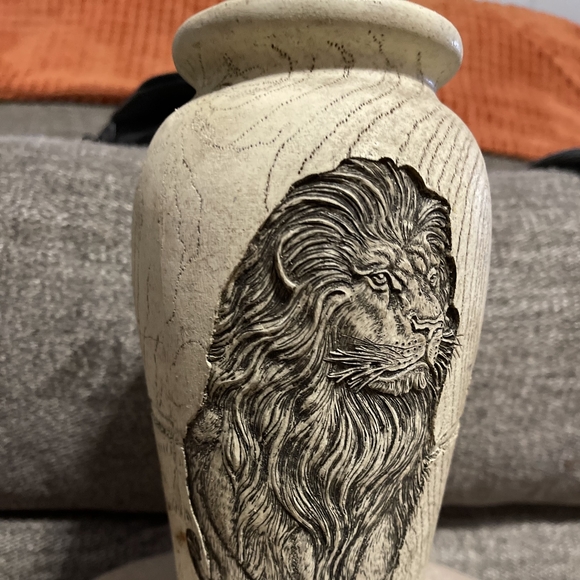 VASE - Picture 1 of 3
